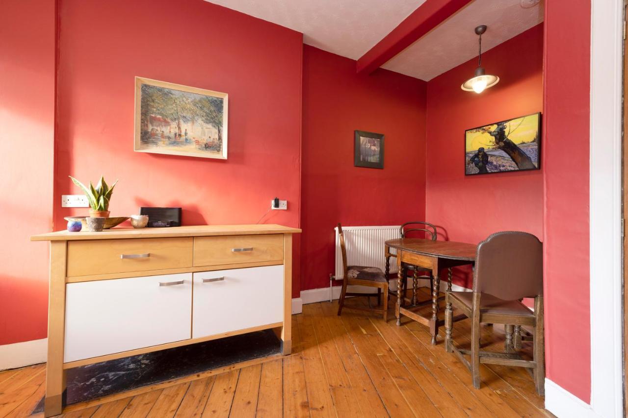 Joivy Old Town 1-Bed Apartment With Stunning Views Единбург Екстер'єр фото