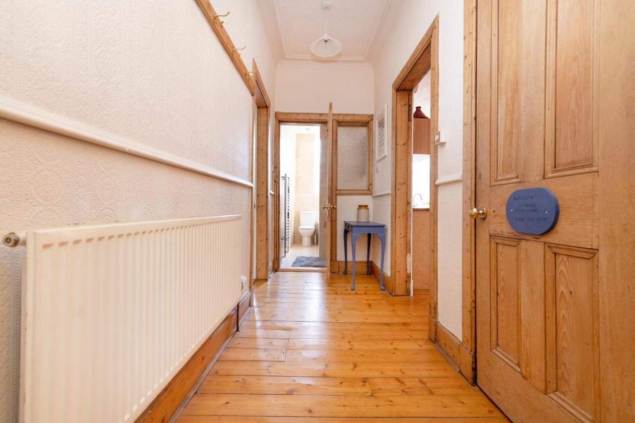 Joivy Old Town 1-Bed Apartment With Stunning Views Единбург Екстер'єр фото